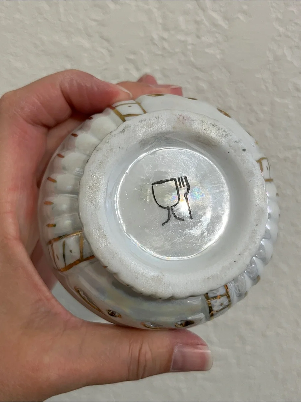 Vintage Porcelain Round Trinket Dresser Box with Applied Flowers Iridescent